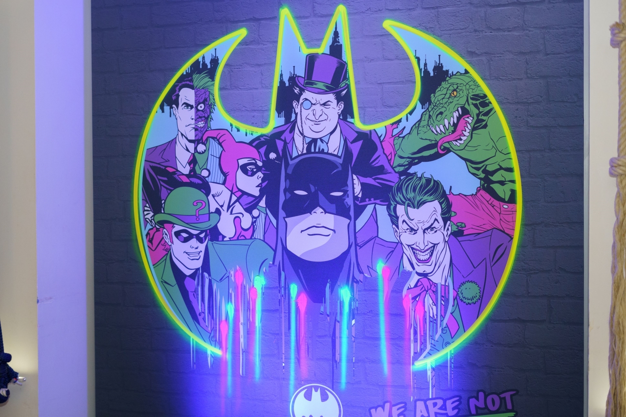 Rodilla celebra el 85 Aniversario de Batman con una espectacular tematización de su restaurante de Puerta del Sol en Madrid