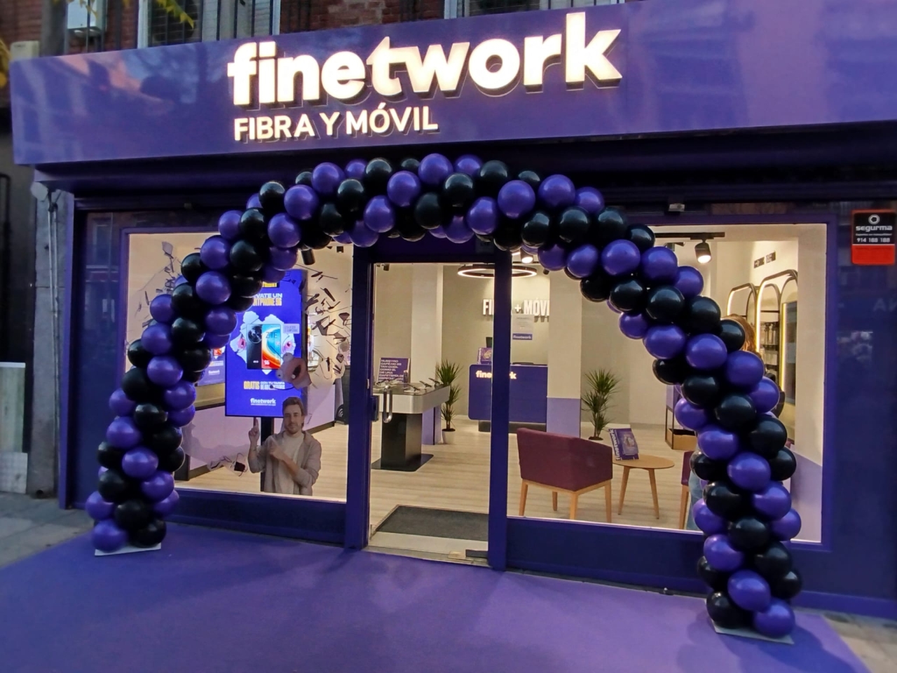 Finetwork inaugura su primera tienda con un innovador córner de café especialidad en Madrid